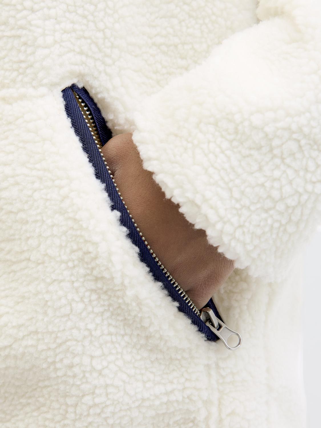 model_shot-detail